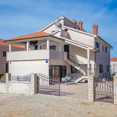 Hotel Punta B Porec Esterno foto