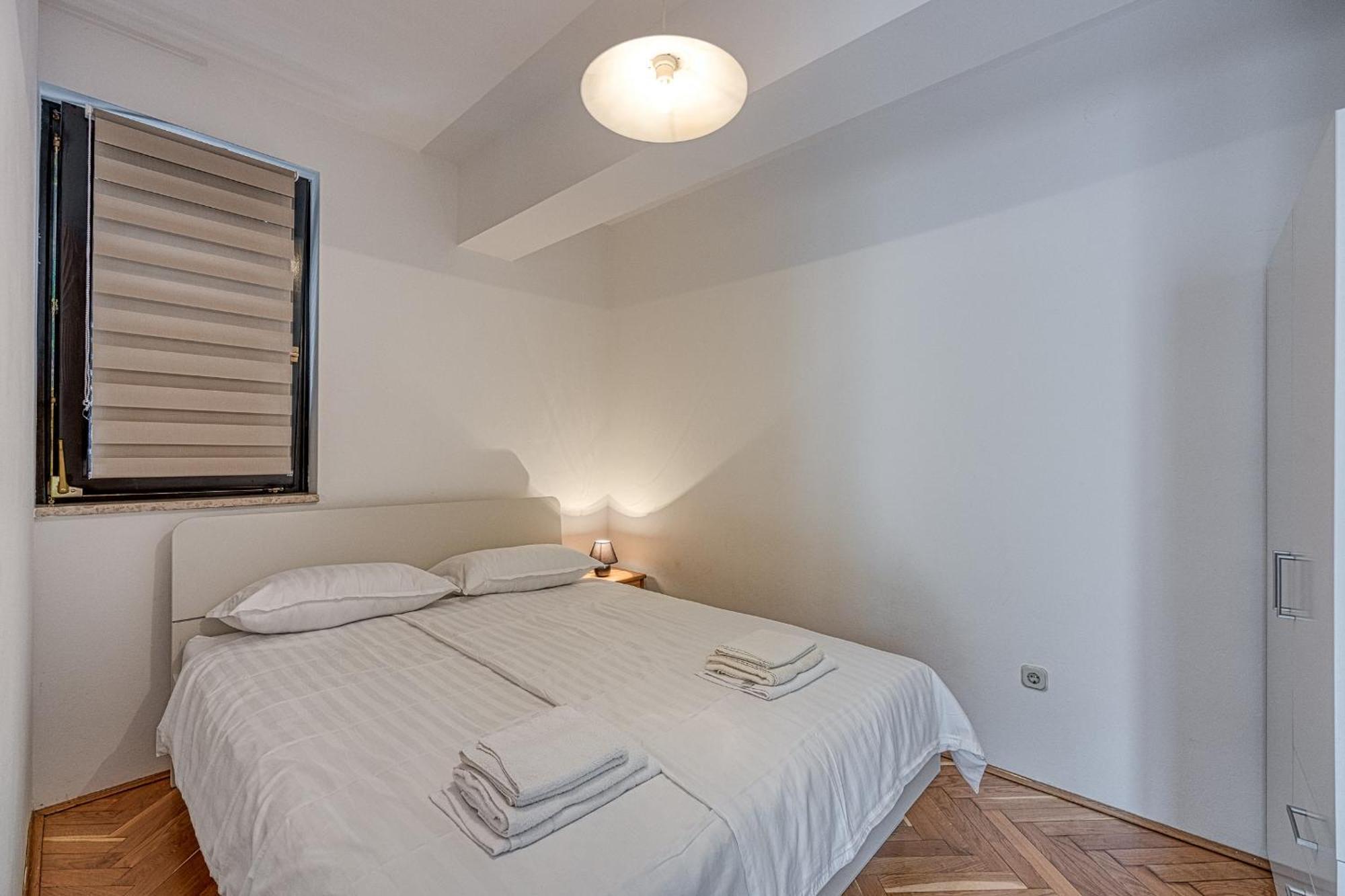 Hotel Punta B Porec Esterno foto