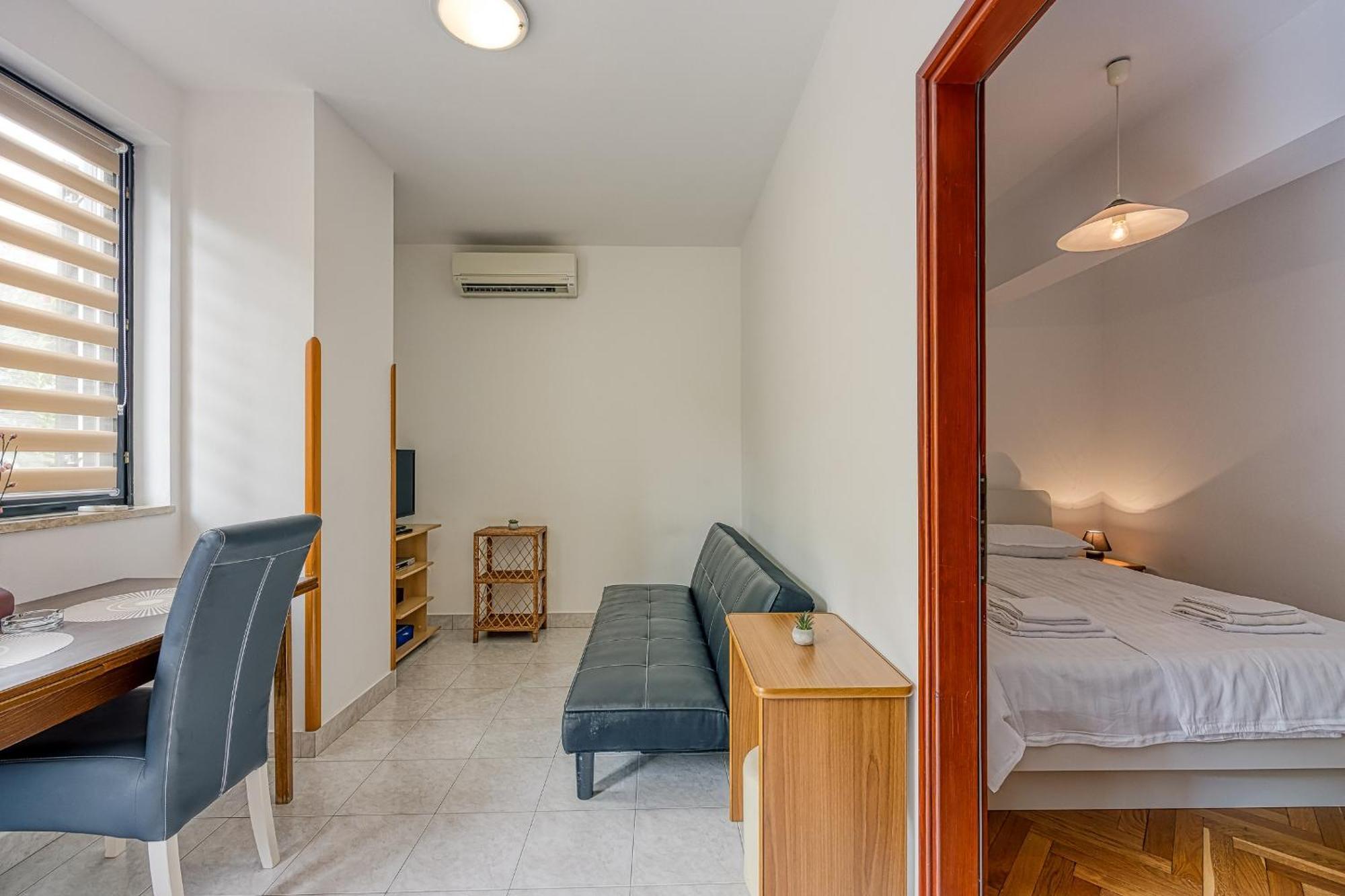 Hotel Punta B Porec Esterno foto