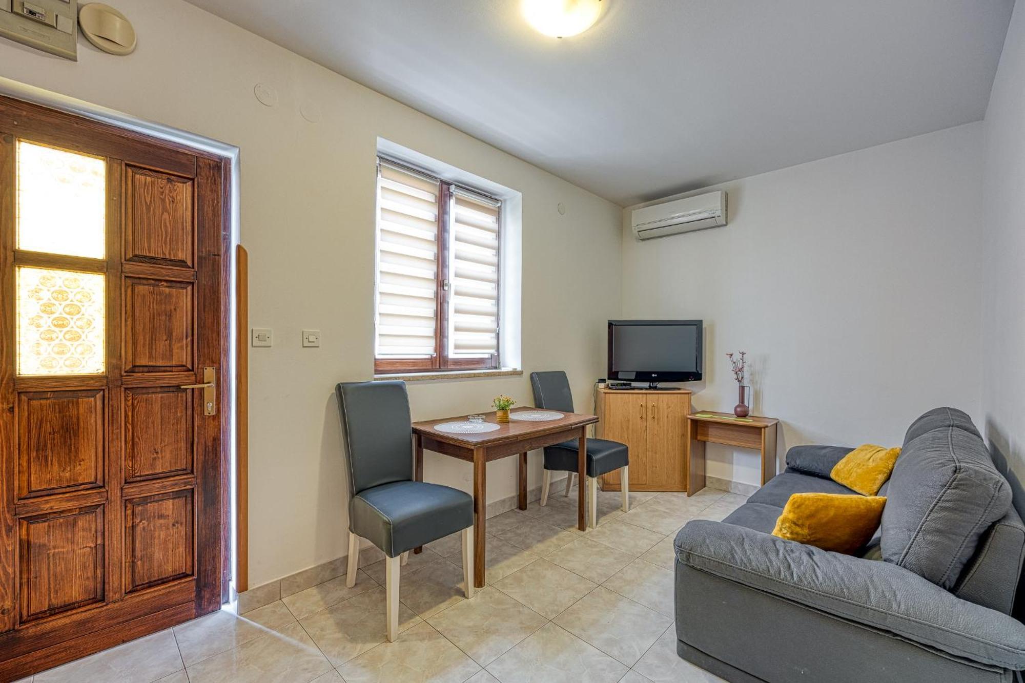 Hotel Punta B Porec Esterno foto