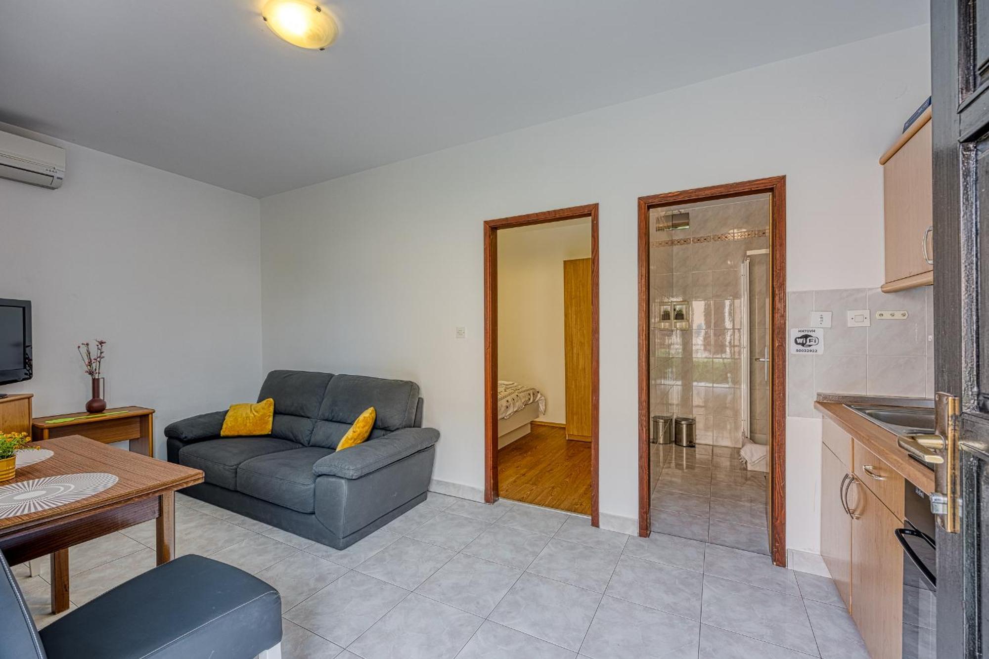 Hotel Punta B Porec Esterno foto