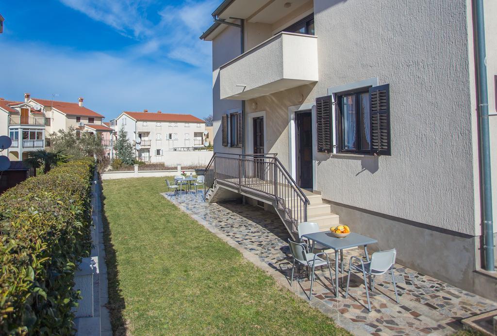 Hotel Punta B Porec Esterno foto