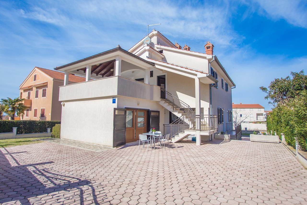 Hotel Punta B Porec Esterno foto